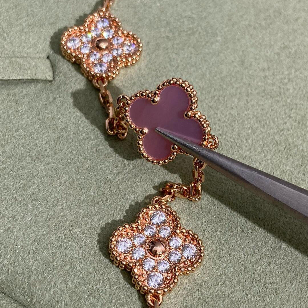 [BIJOUX]COLLIER TRÈFLE 10 MOTIFS DIAMANT NACRE ROSE