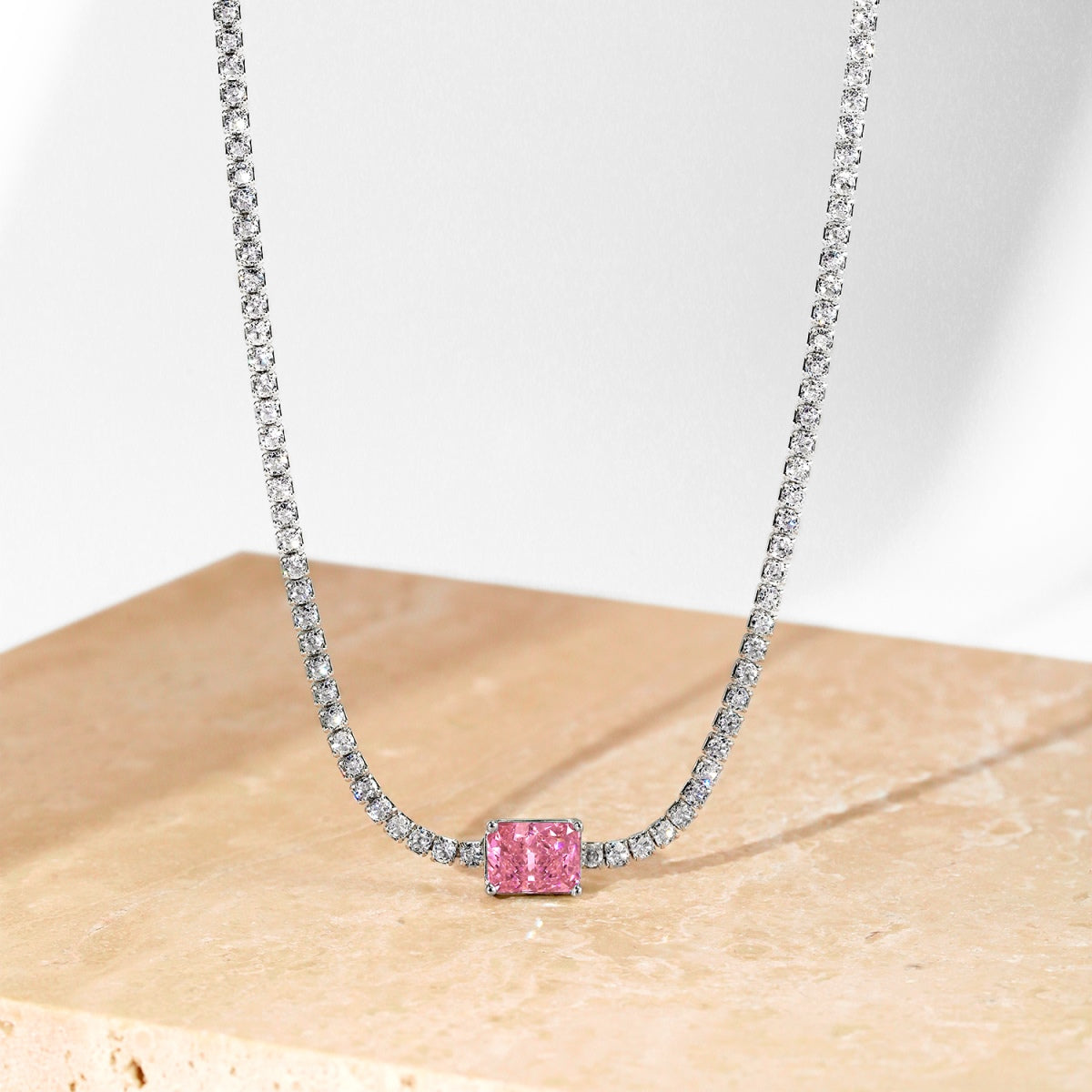 [Goodv]2.0 carat Ornate Emerald Cut Necklace