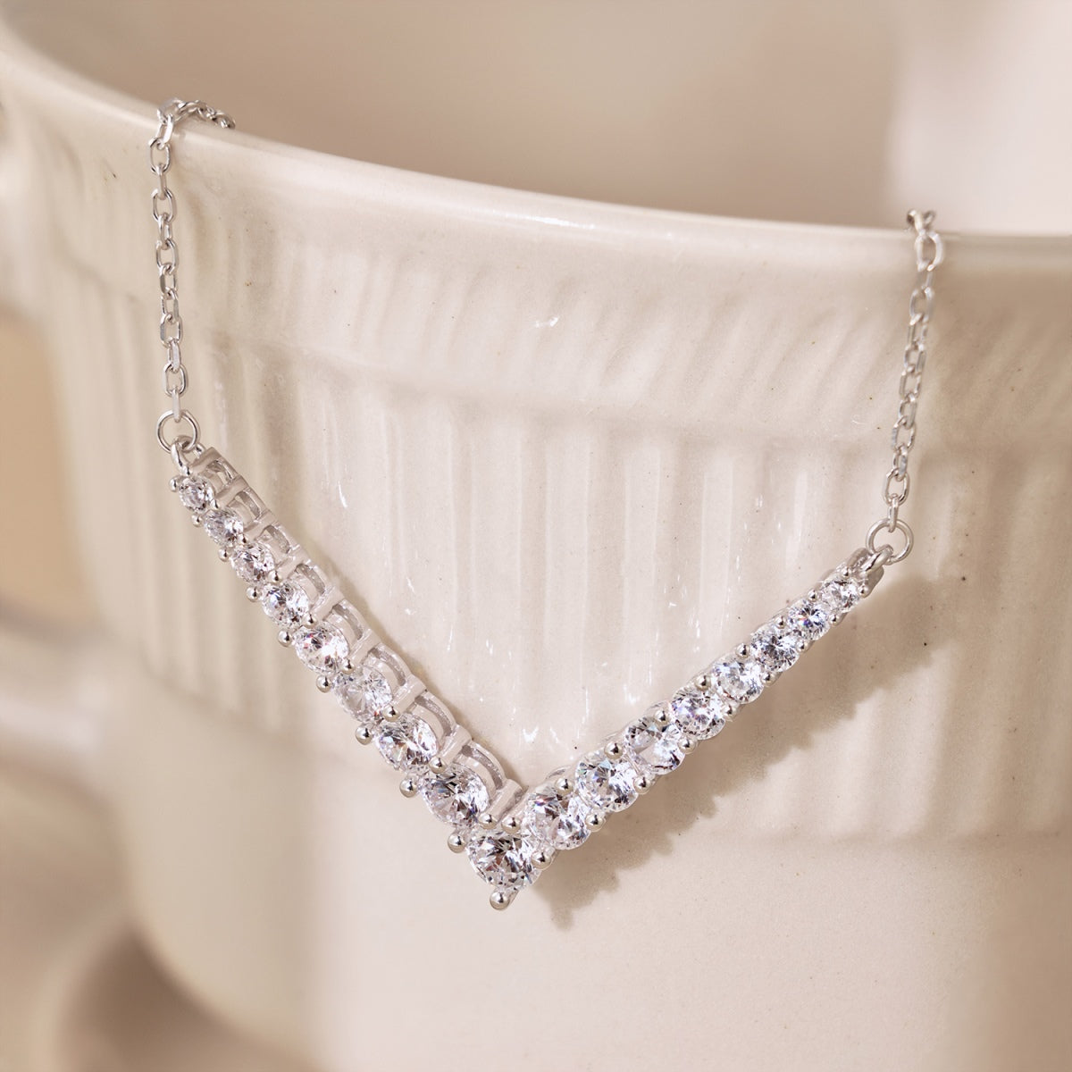 [Goodv]Ornate Round Cut Necklace