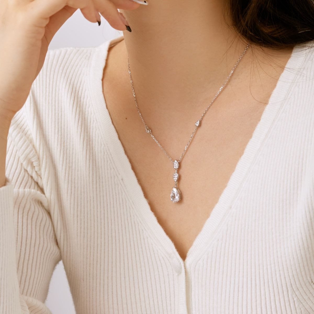 [Goodv]Dazzling Pear Cut Necklace