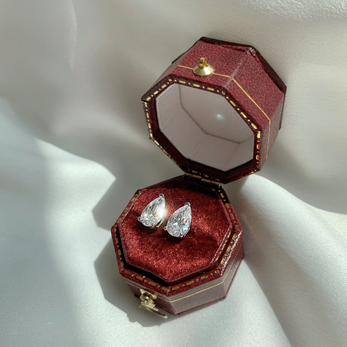 [Goodv]Ornate Water Drop Shape Earrings