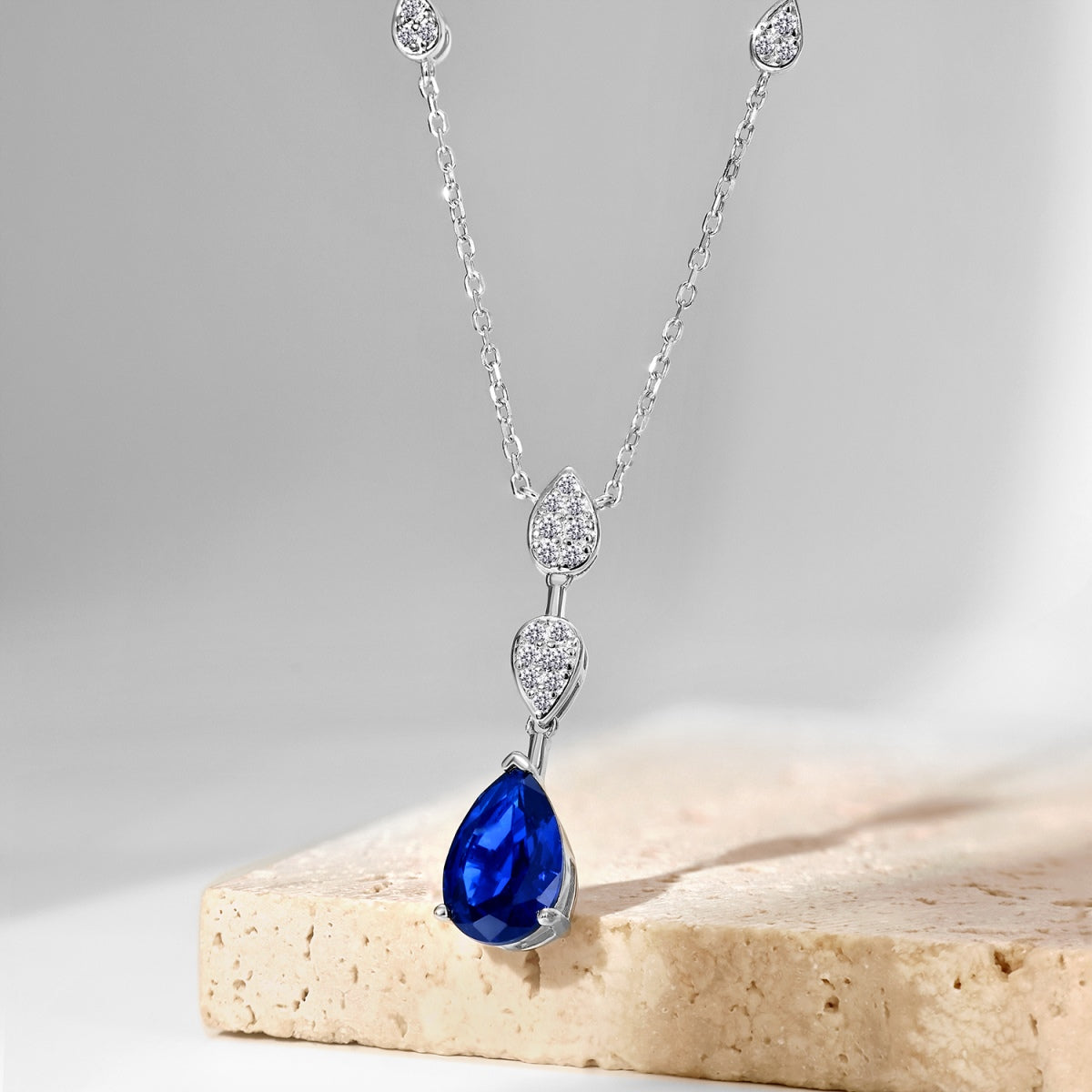 [Goodv]Dazzling Pear Cut Necklace