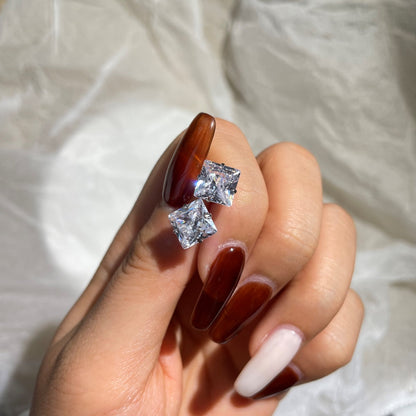 [Goodv]Stylish Shiny Square Center Stone Stud Earrings