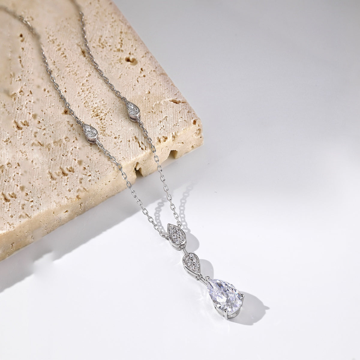 [Goodv]Dazzling Pear Cut Necklace