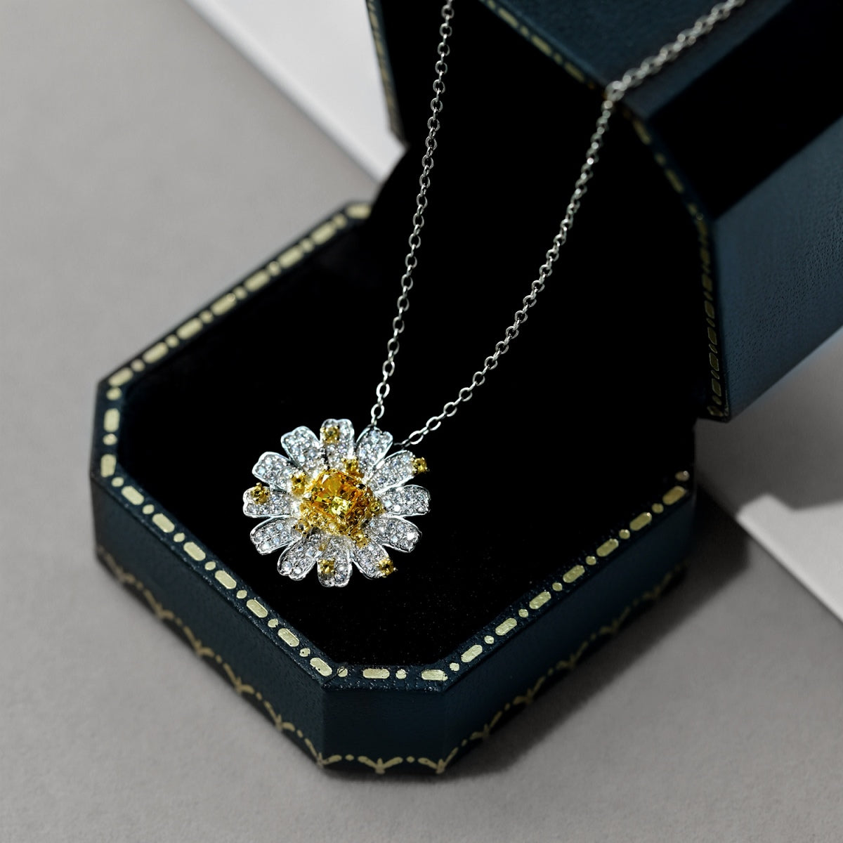 [Goodv] Collier exquis en forme de marguerite