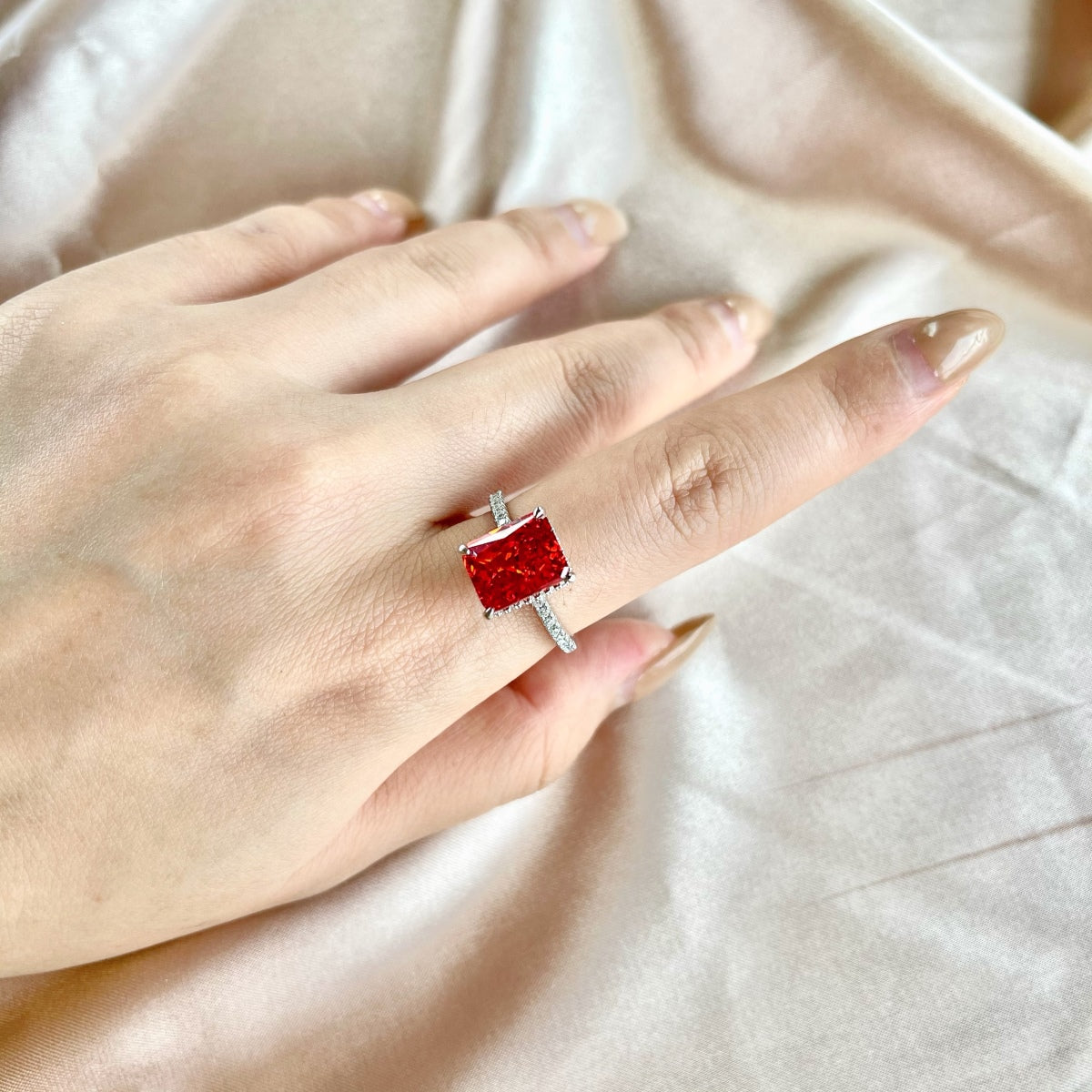 [Goodv]4.0 Carat Luxurious Engagement Ring