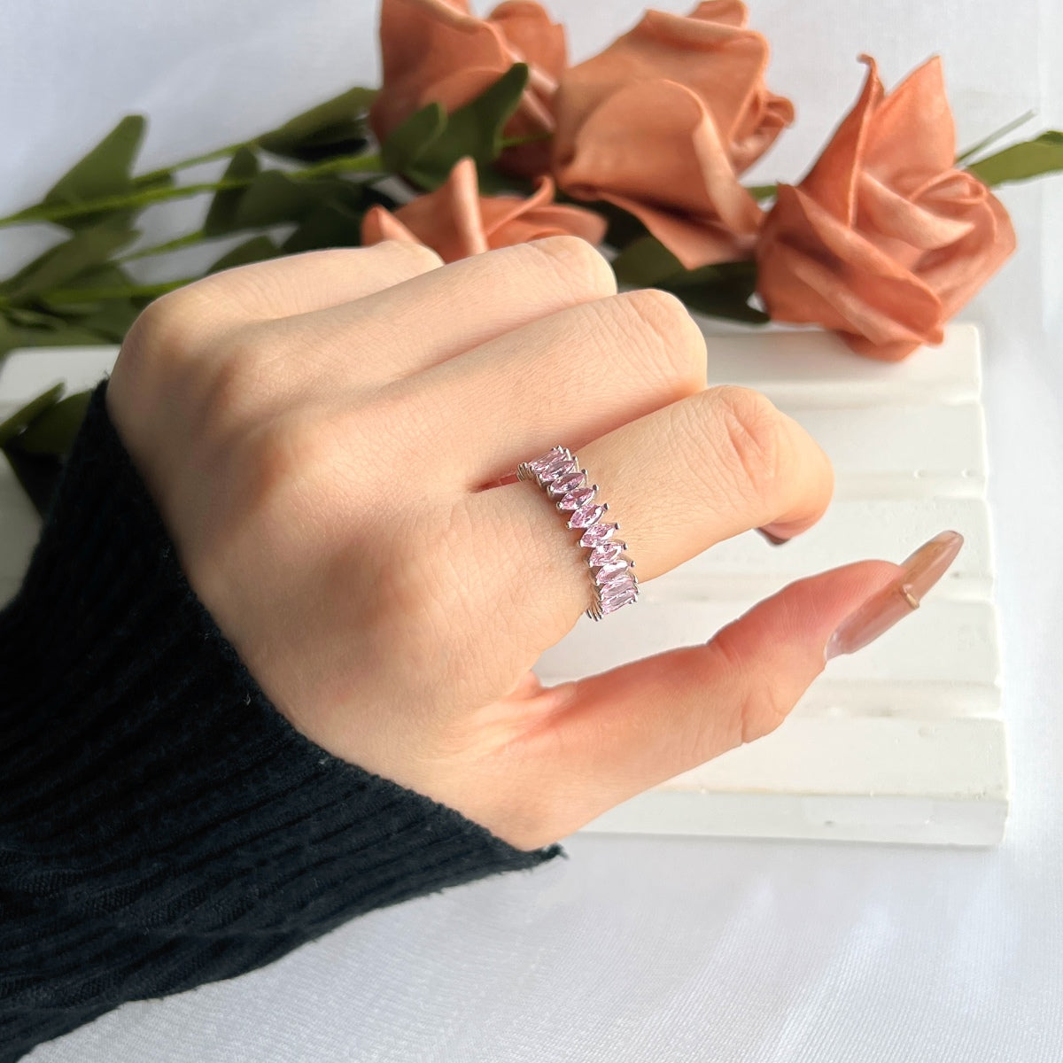 [Goodv]Gorgeous Marquise Cut Tennis Ring