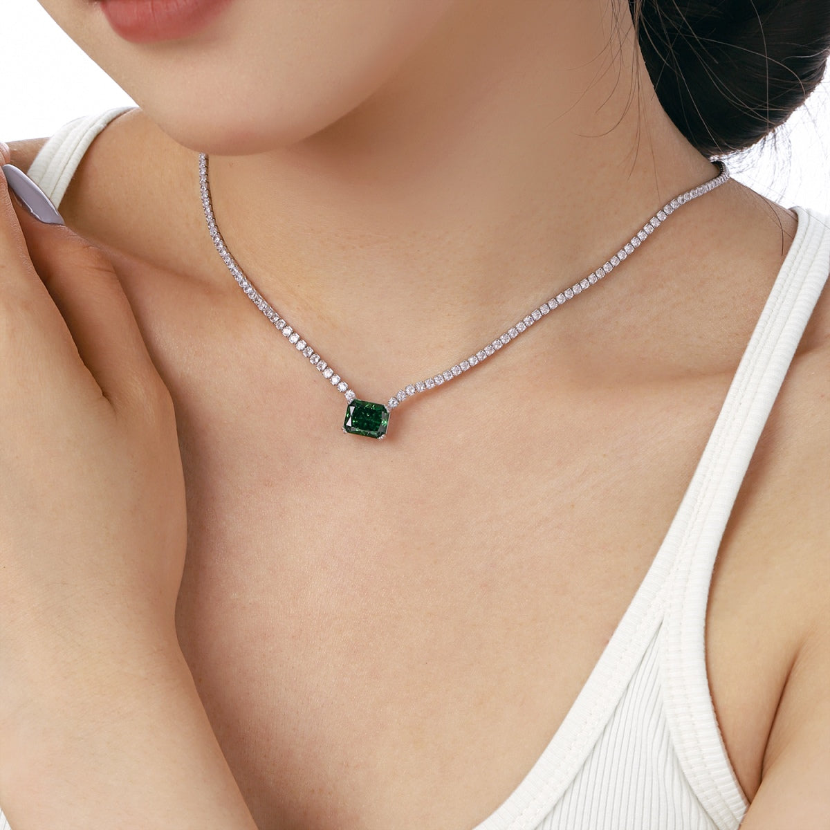 [Goodv]4.0 Carat Elegant Radiant Cut Necklace
