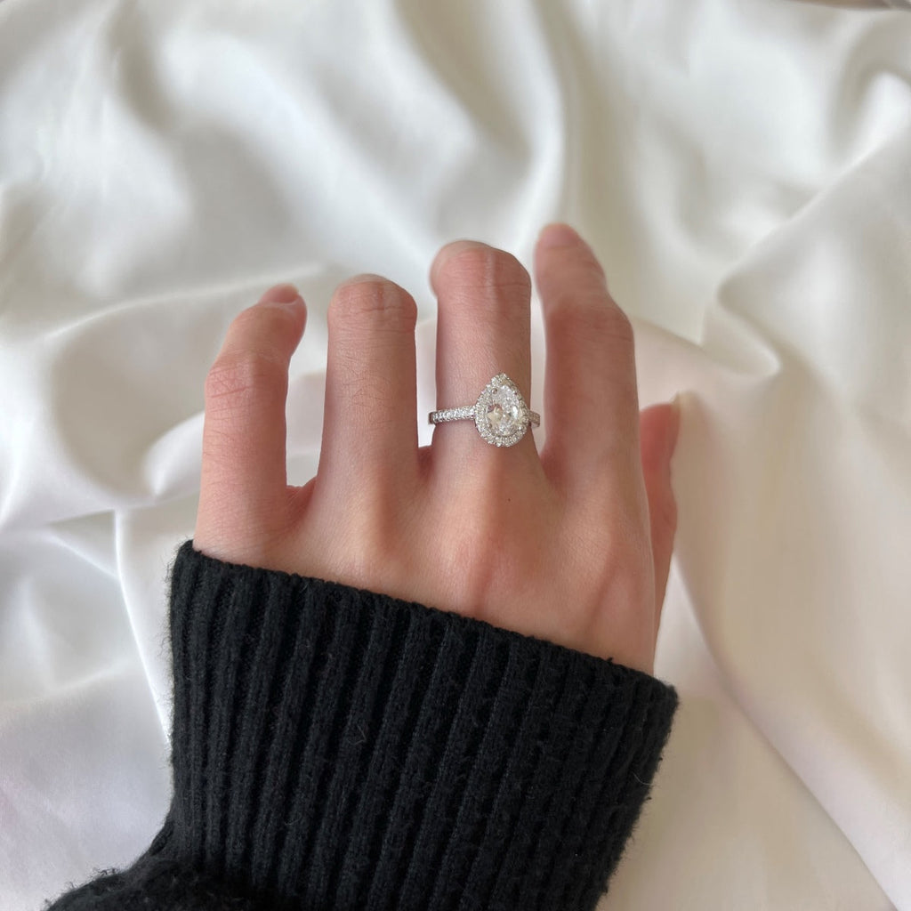 [Goodv]1.0 Carat Luxurious Resplendent Water Drop Shape Wedding Ring