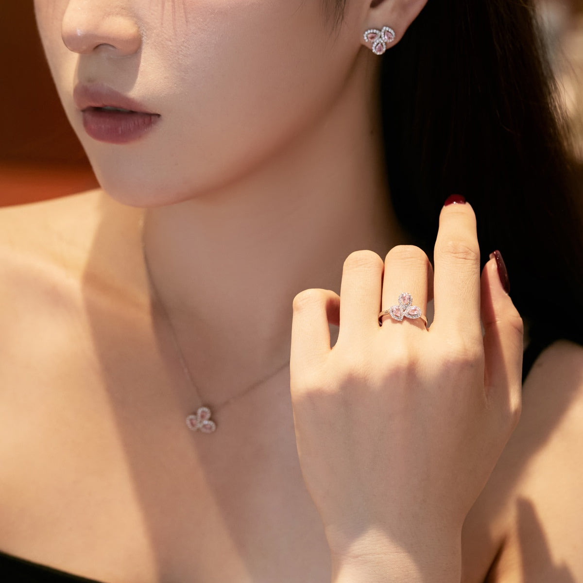 [Goodv]Ornate Flower Shape Pear Cut Lover Earrings