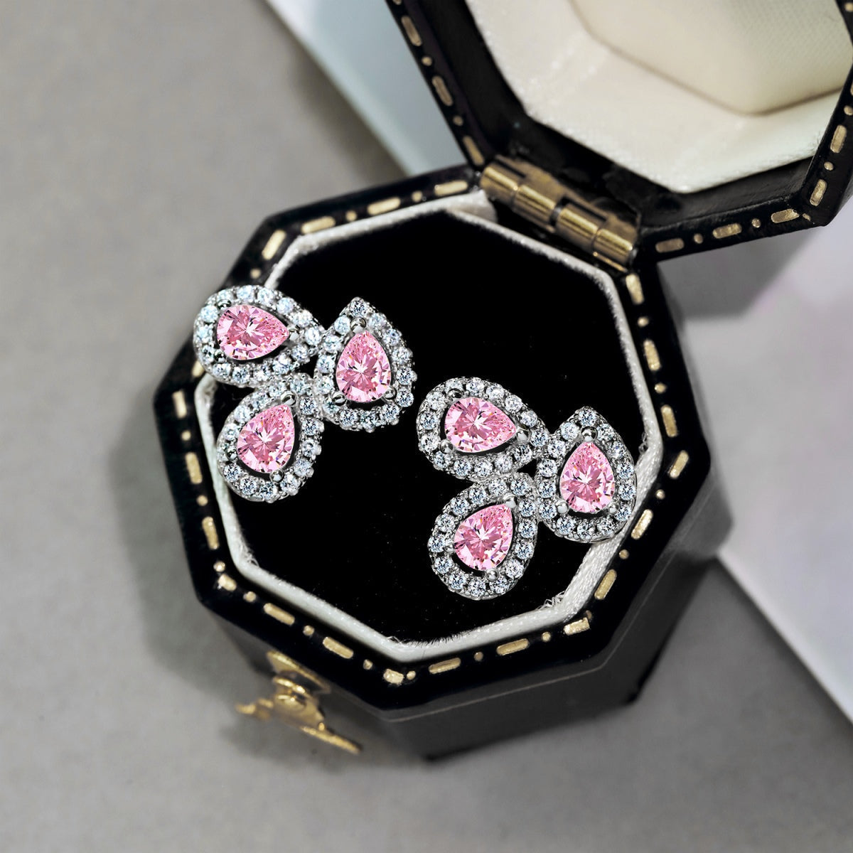 [Goodv]Ornate Flower Shape Pear Cut Lover Earrings