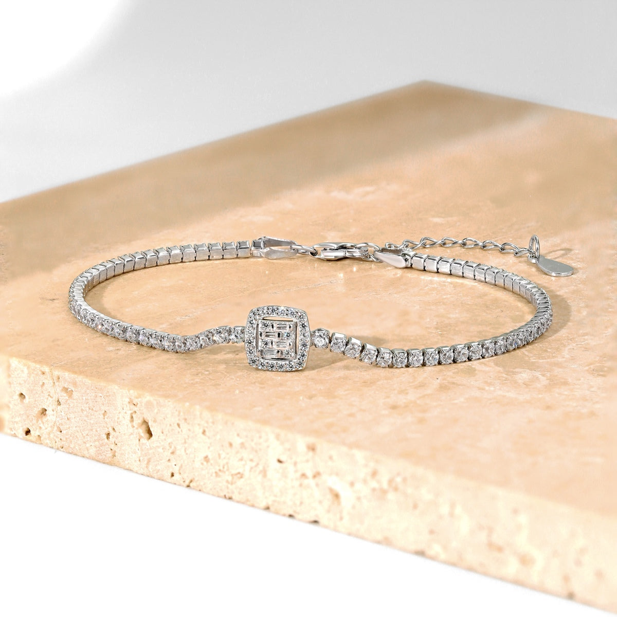 [Goodv] Bracelet de banquet luxueux et éblouissant de forme carrée