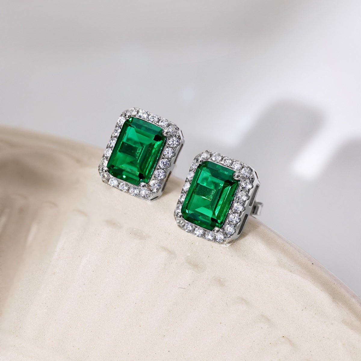 [Goodv]Luxurious Dainty Emerald Cut Banquet Earrings