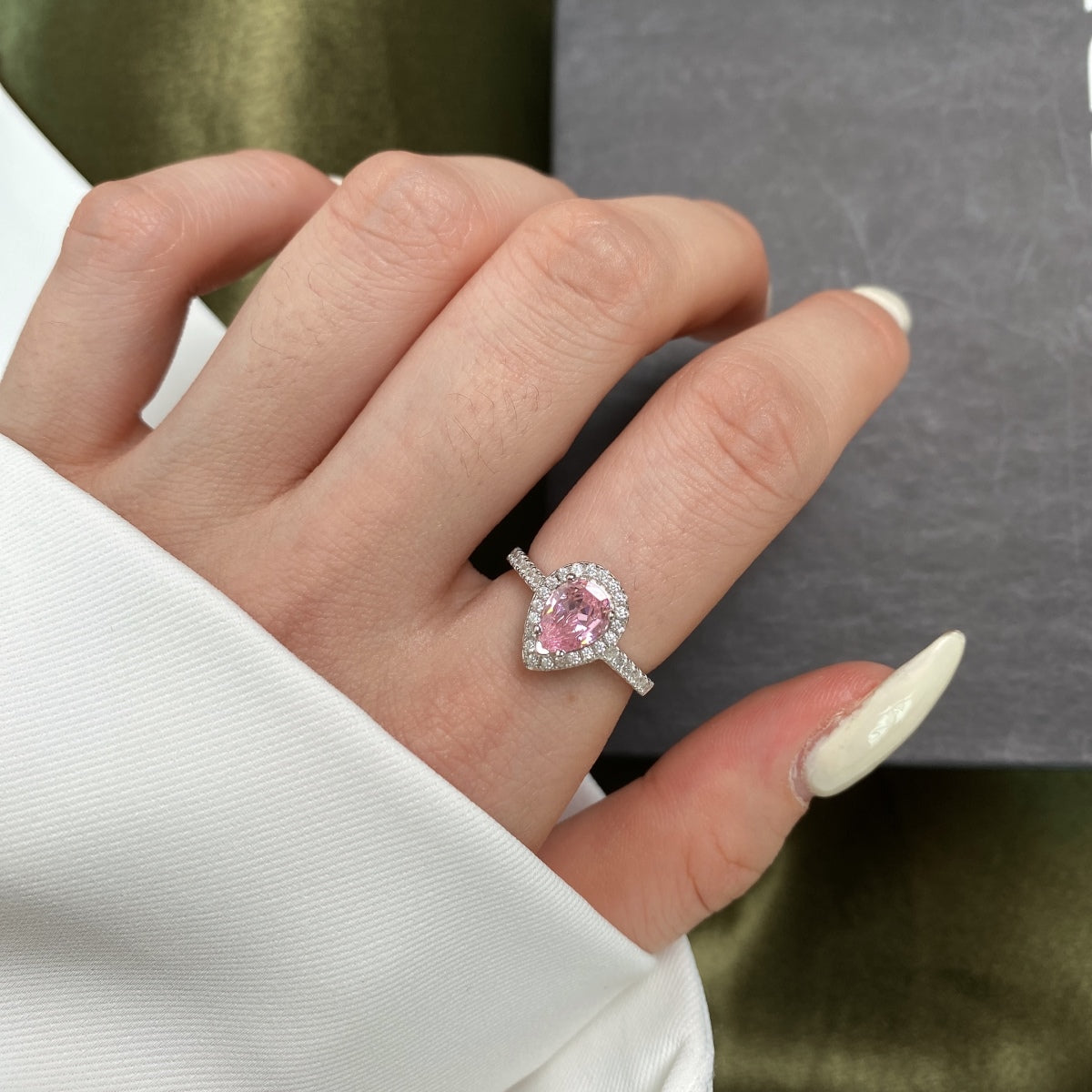 [Goodv]1.0 Carat Luxurious Resplendent Water Drop Shape Wedding Ring