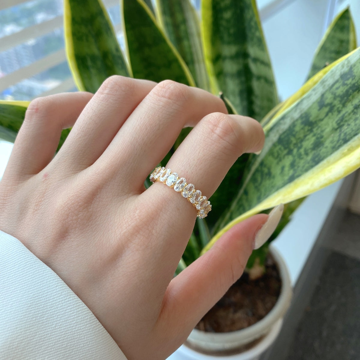 [Goodv]Ornate Oval Cut Tennis Ring