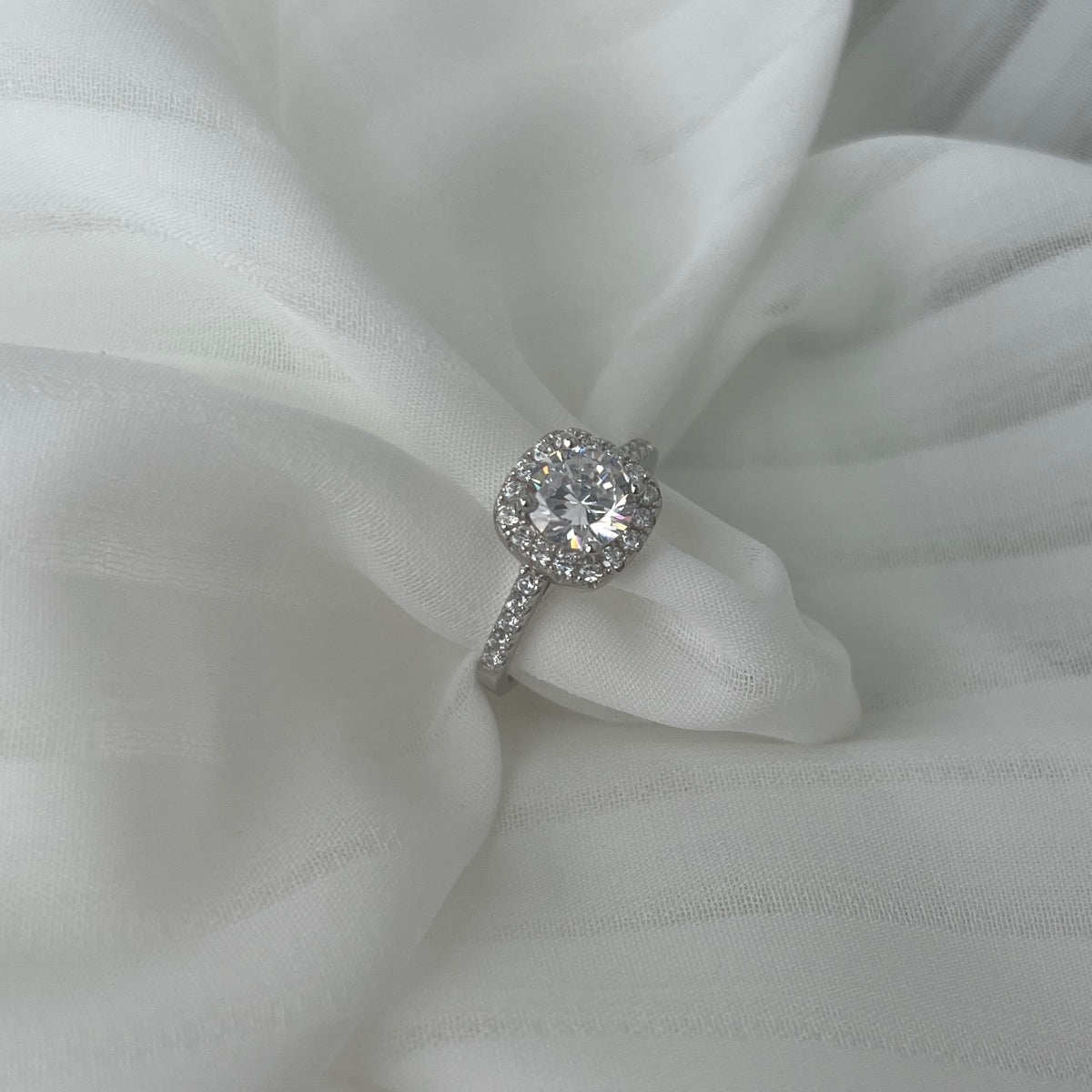 [Goodv]Dazzling Resplendent Round Cut Wedding Ring