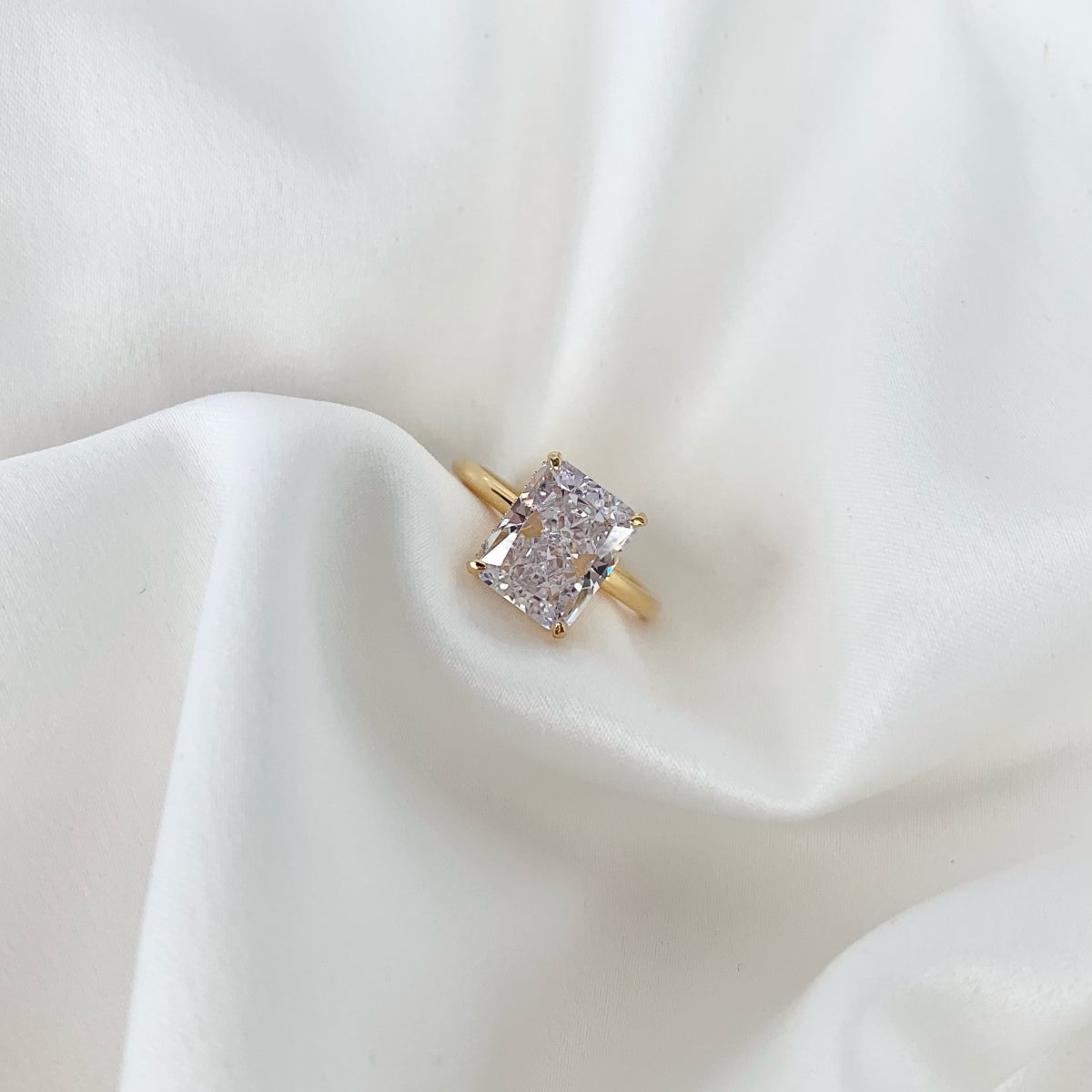 [Goodv]4.0 Carat Ornate Enchanting Radiand Cut Banquet Ring