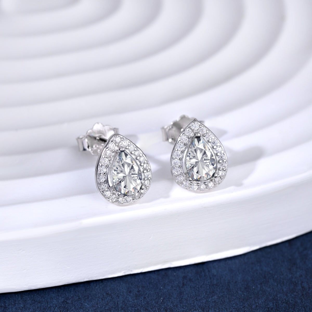 [Goodv]Luxurious Water Drop Shape Earrings
