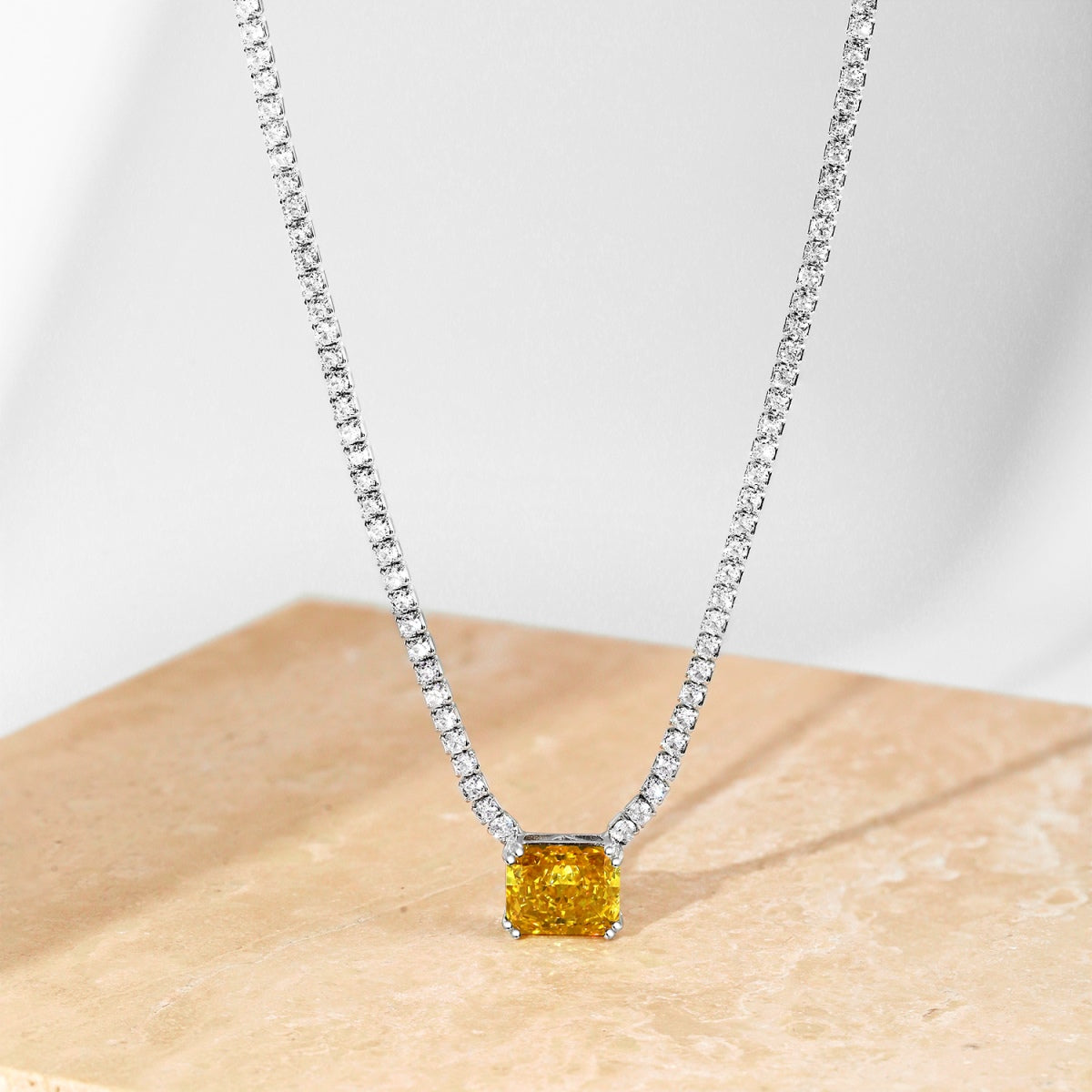 [Goodv]4.0 Carat Elegant Radiant Cut Necklace