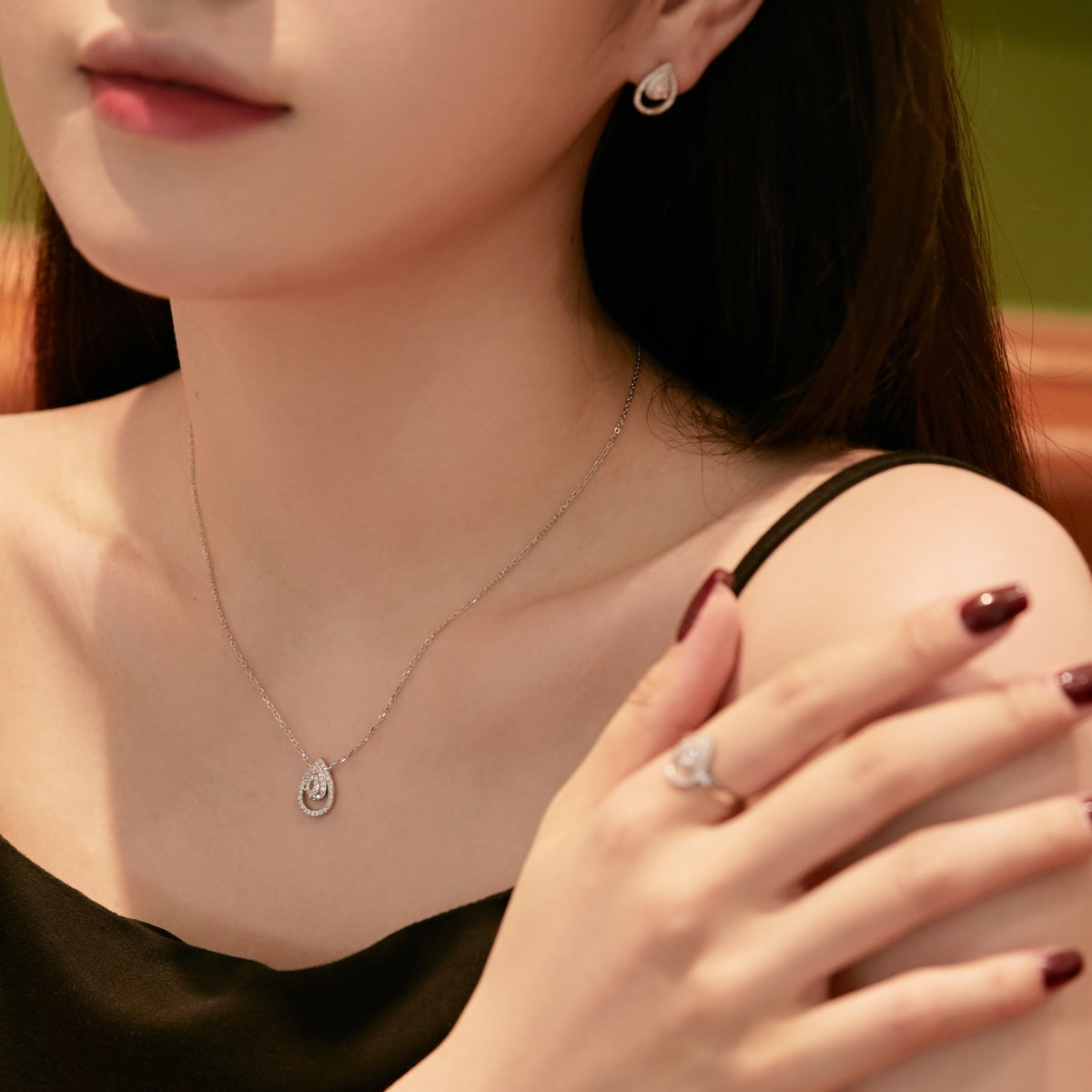 [Goodv]Sparkling Delicate Water Drop Shape Daily Earrings