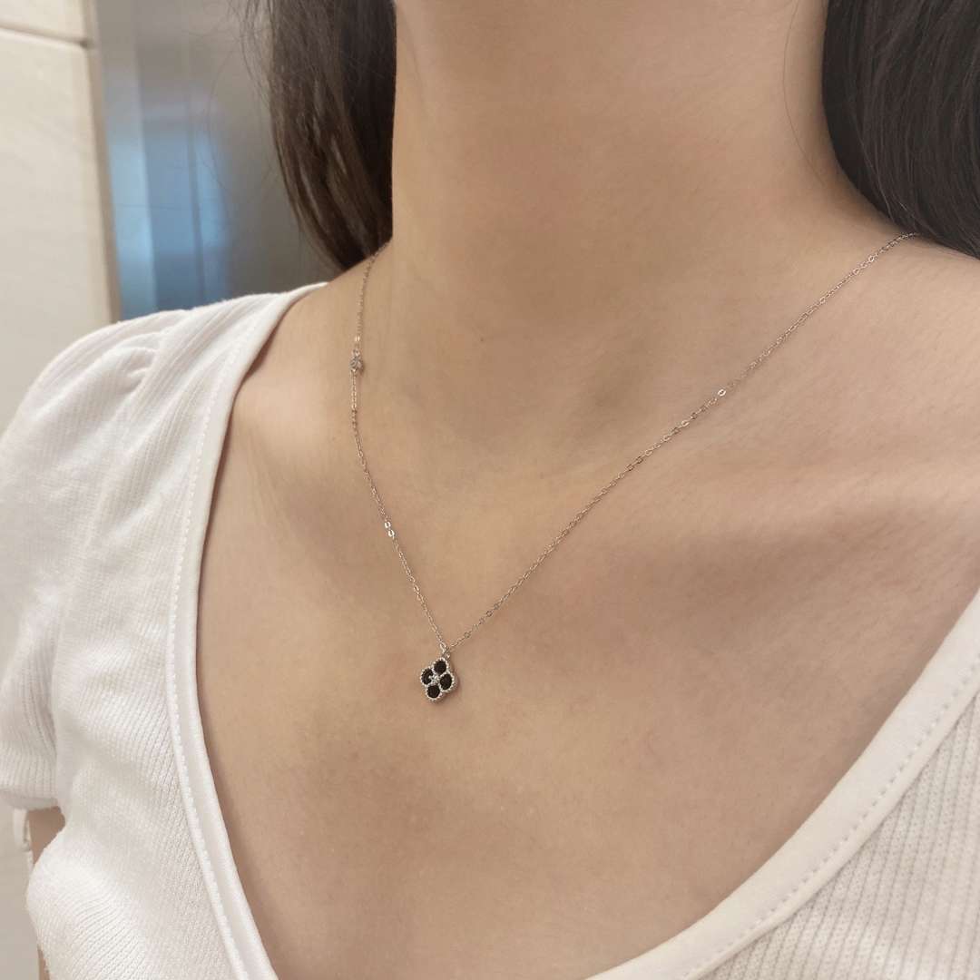 [Goodv]Delicate Flower Shape Necklace
