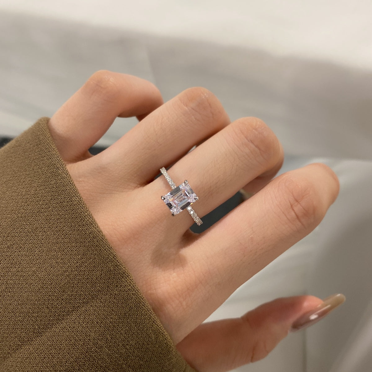[Goodv] Bague de fête scintillante et ornée de 2,0 carats à coupe radiante