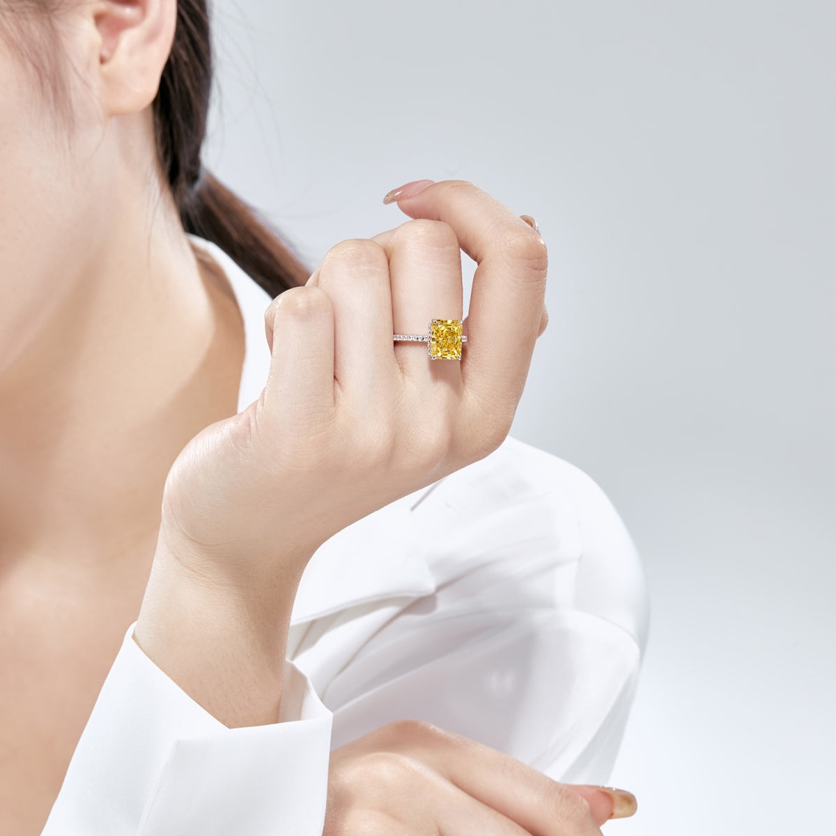 [Goodv]4.0 Carat Luxurious Engagement Ring