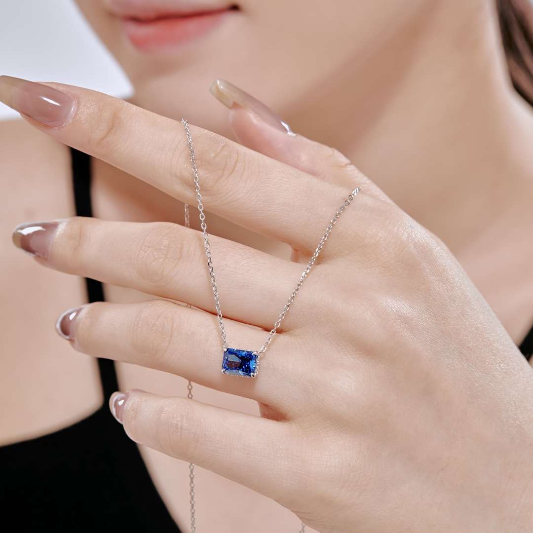 [Goodv]Luxurious Square Shape Colorful Necalack