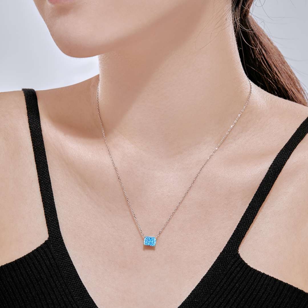 [Goodv]Luxurious Square Shape Colorful Necalack