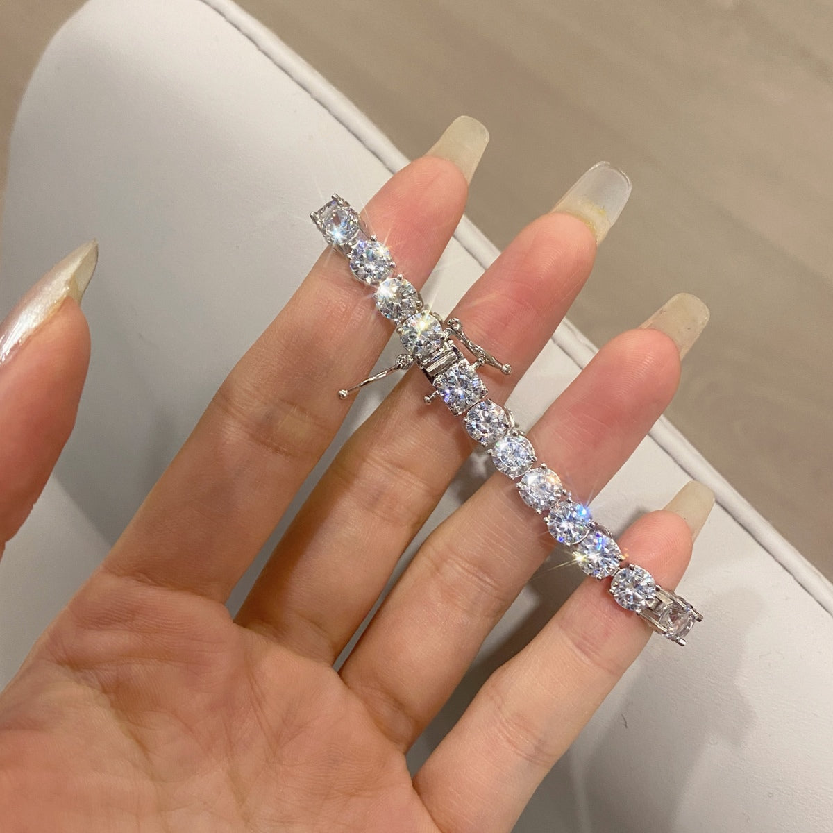[Goodv] Bracelet de mariage rond scintillant et orné