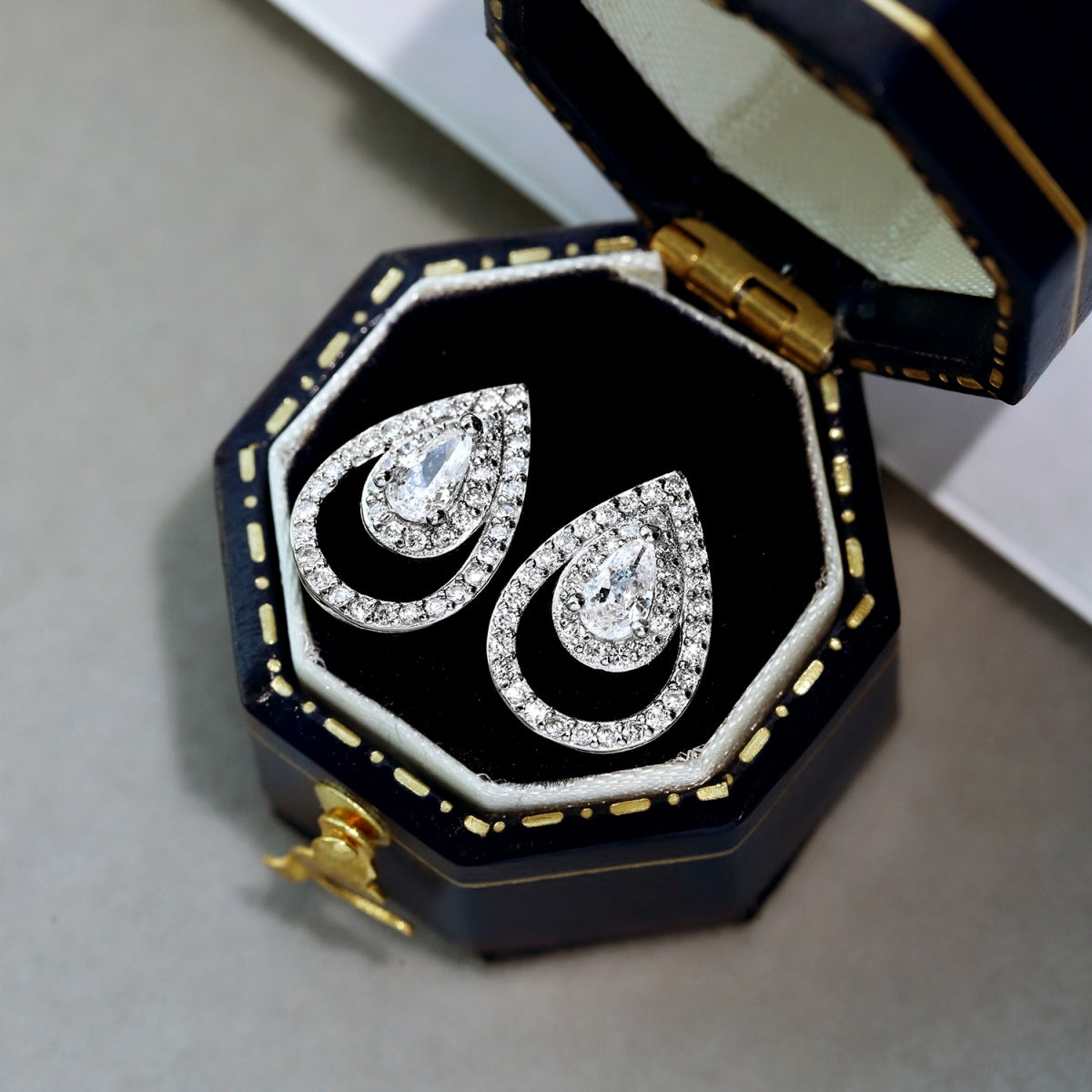 [Goodv]Sparkling Delicate Water Drop Shape Daily Earrings