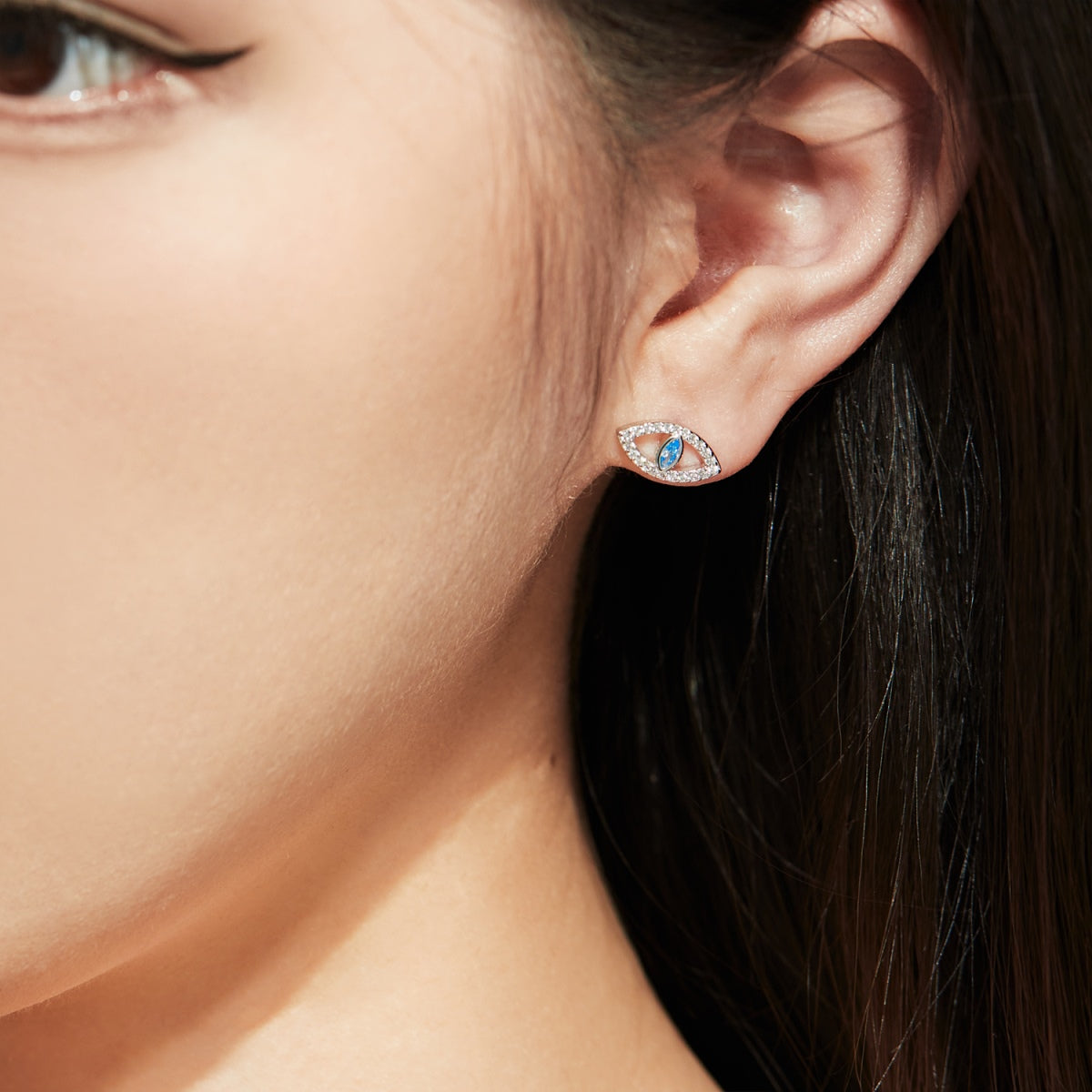 [Goodv]Boucles d'oreilles à clous creux Blue Devil Eyes