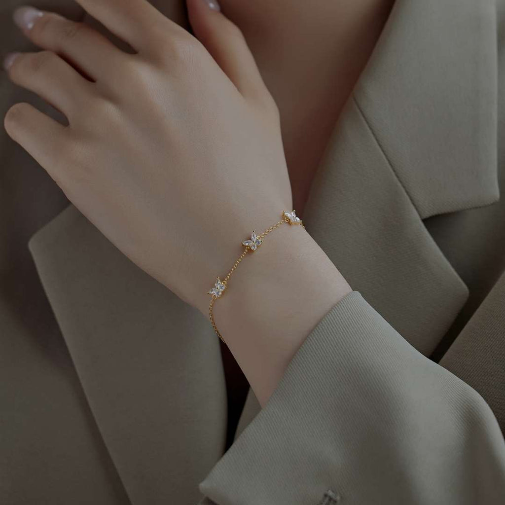 [Goodv]Collier en forme de papillon rayonnant