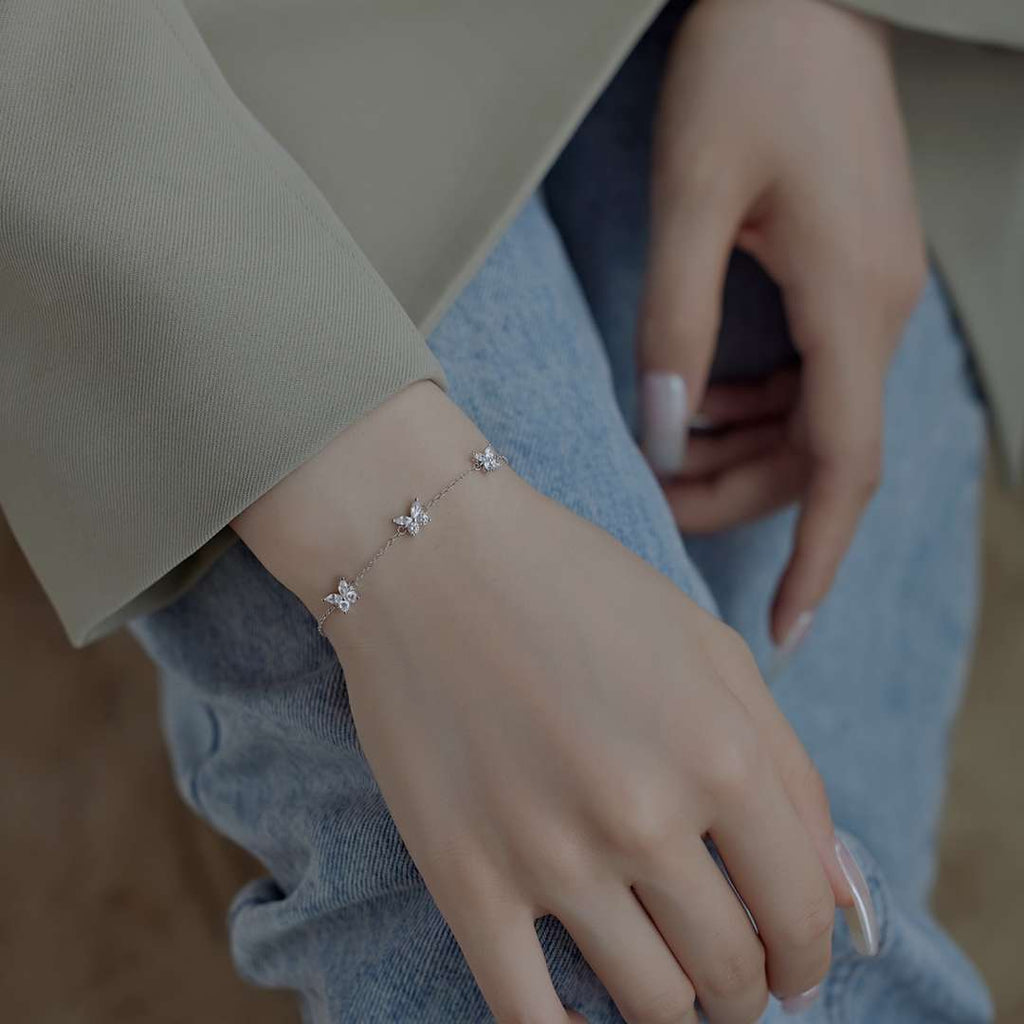 [Goodv]Collier en forme de papillon rayonnant