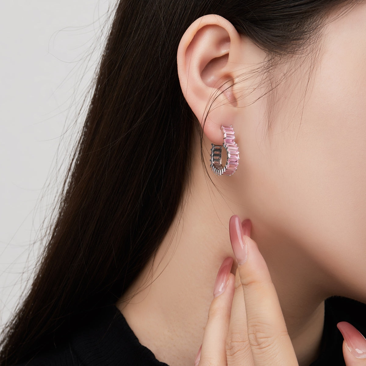 [Goodv]Radiant Heart Cutout Earrings
