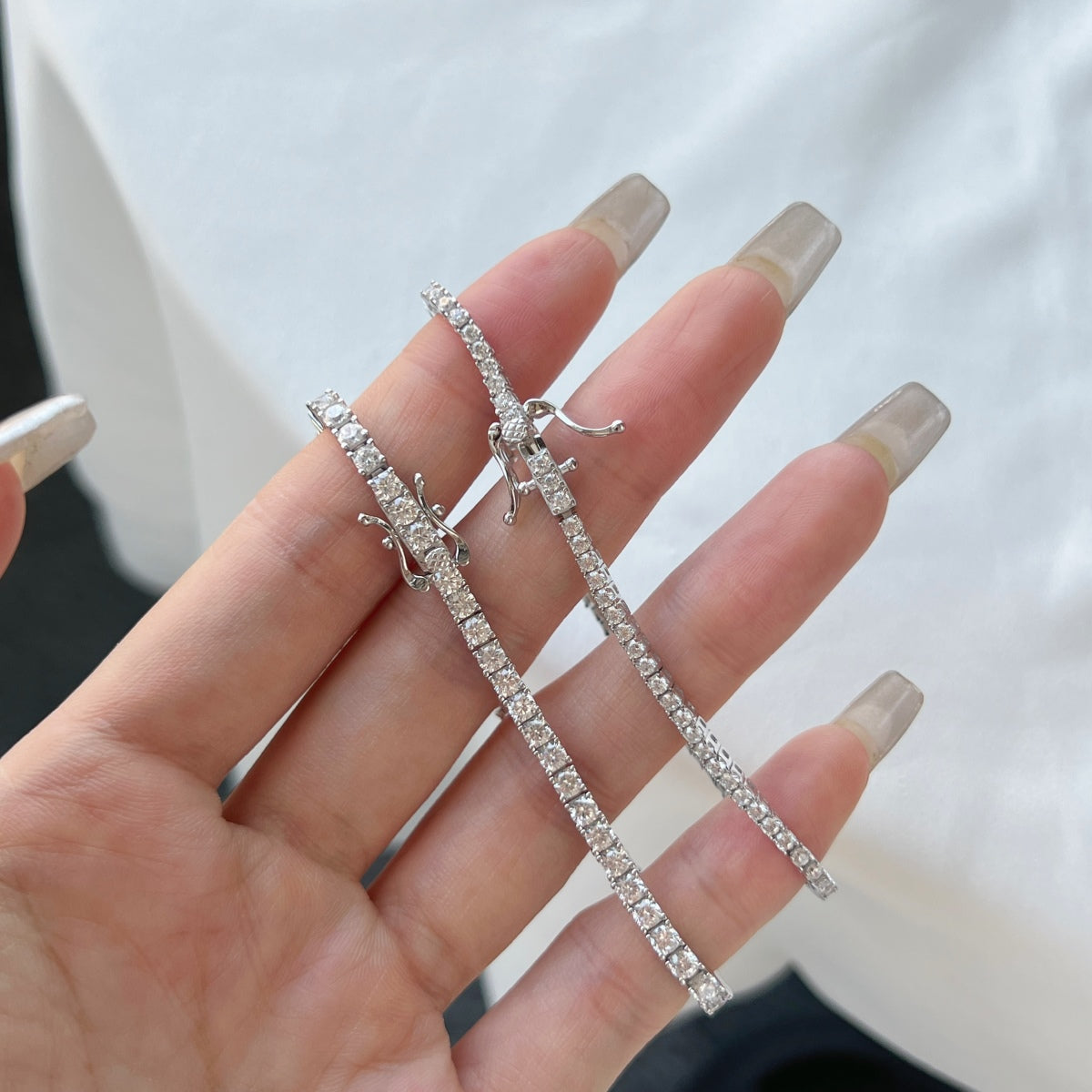 [Goodv] 眩しいほど美しいラウンドカットのデイリーブレスレット