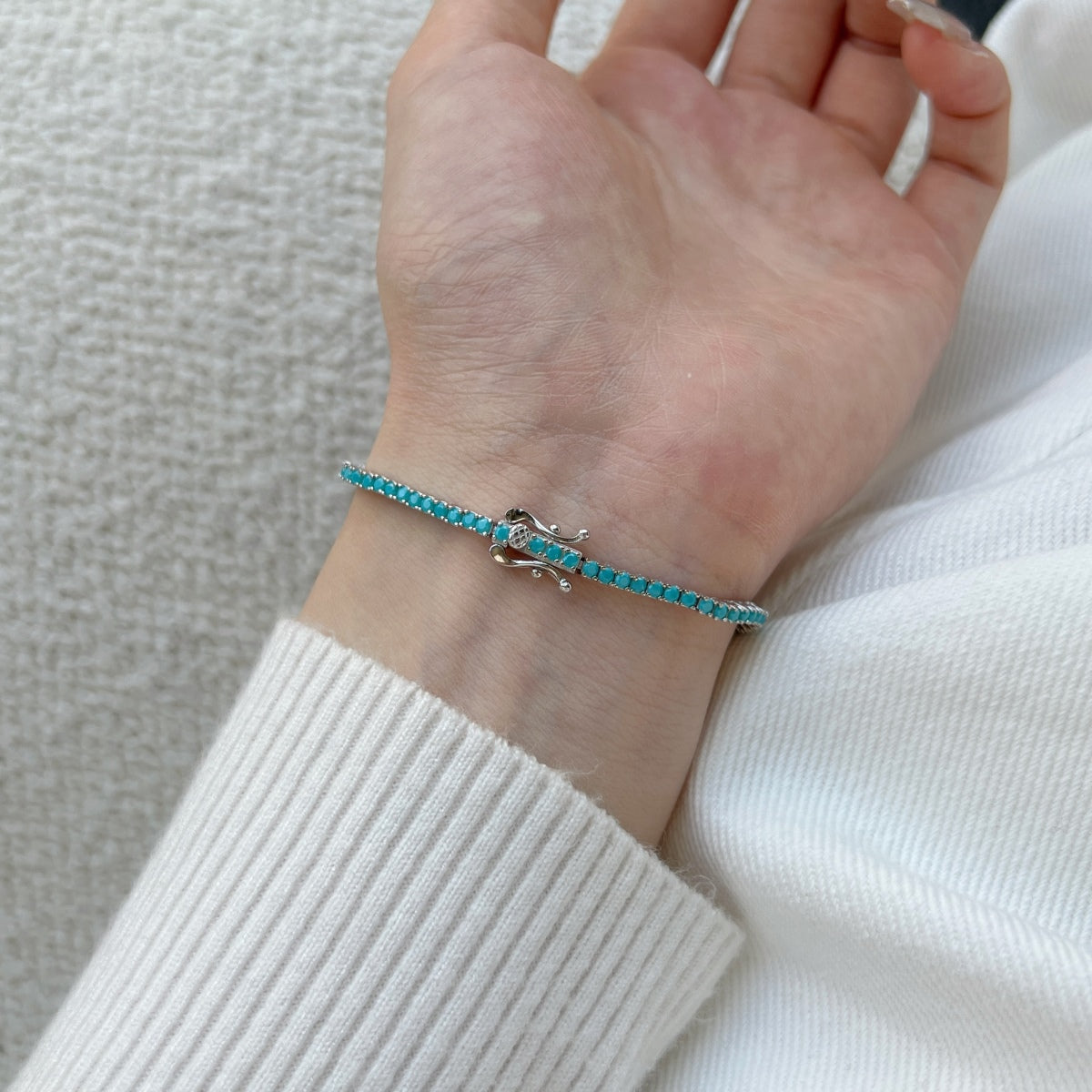 [Goodv] 眩しいほど美しいラウンドカットのデイリーブレスレット