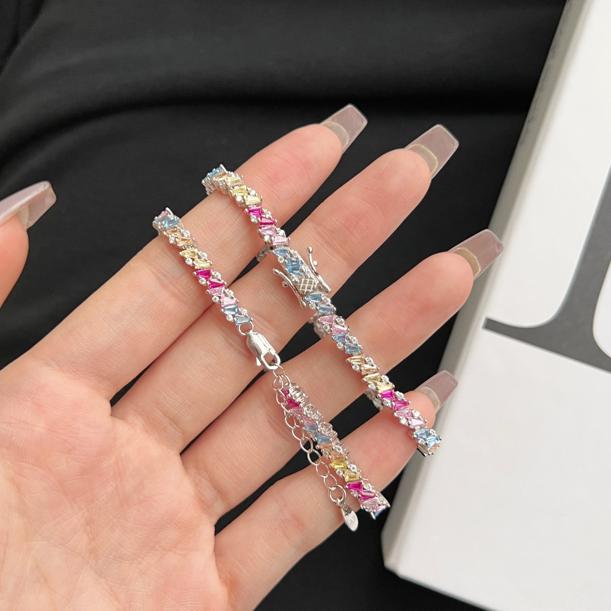 [Goodv] Bracelet de fête multi-coupes scintillant et orné