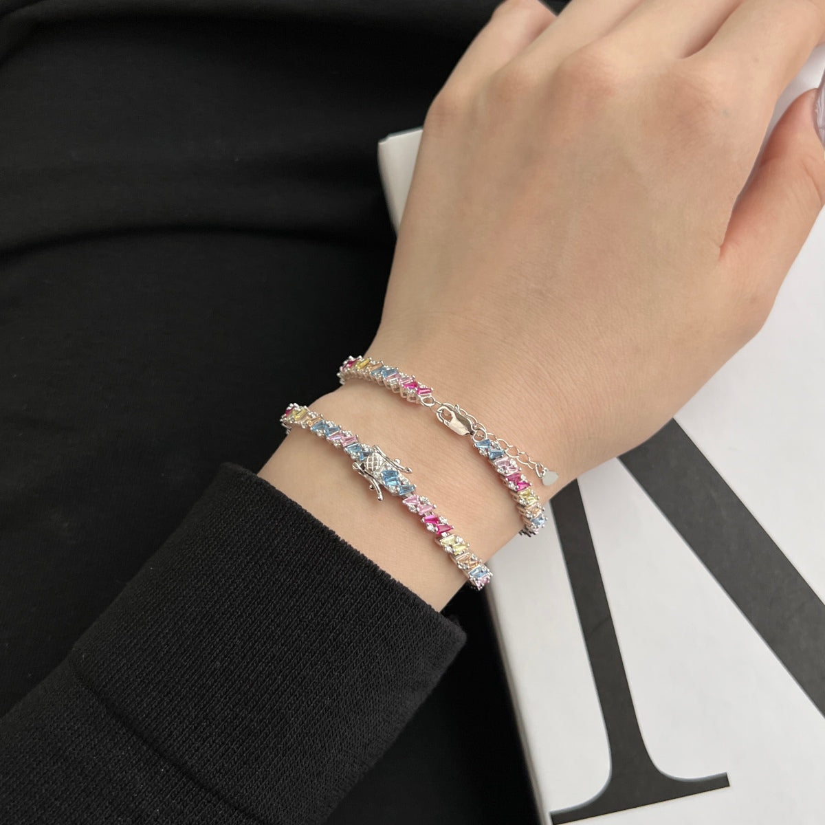 [Goodv] Bracelet de fête multi-coupes scintillant et orné