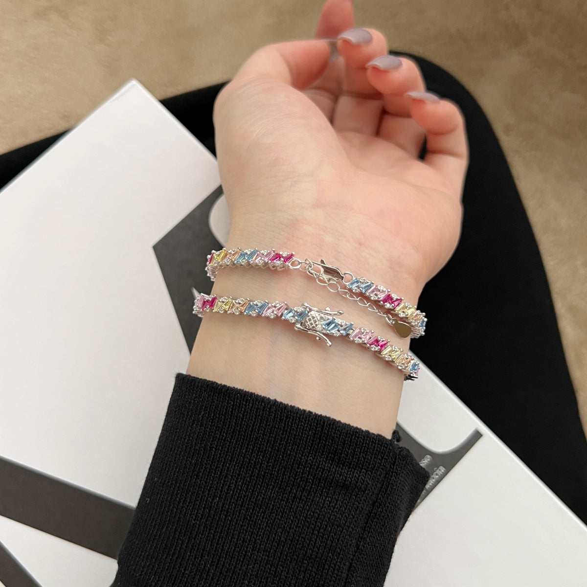 [Goodv] Bracelet de fête multi-coupes scintillant et orné