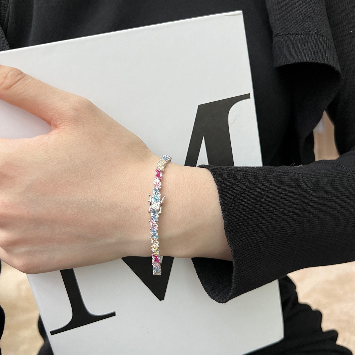 [Goodv] Bracelet de fête multi-coupes scintillant et orné