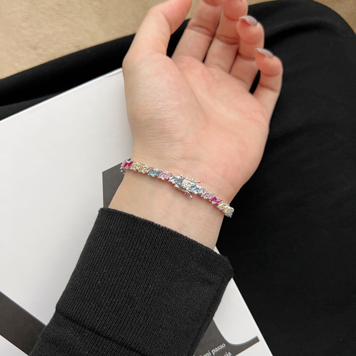 [Goodv]Ornate Sparkling Multi Cut Party Bracelet