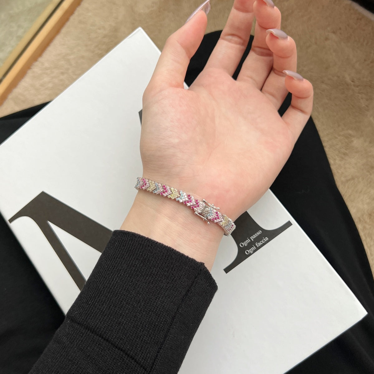 [Goodv]華やかな輝きのラウンドカットパーティーブレスレット