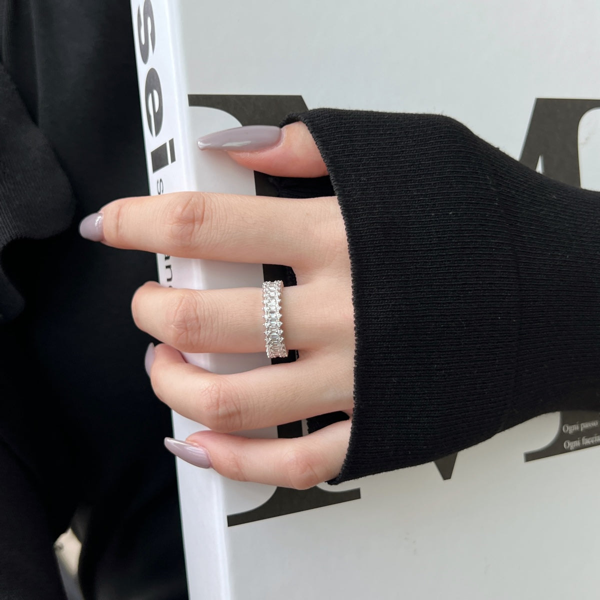 [Goodv]Splashy Ornate Emerald Cut Cocktail Ring