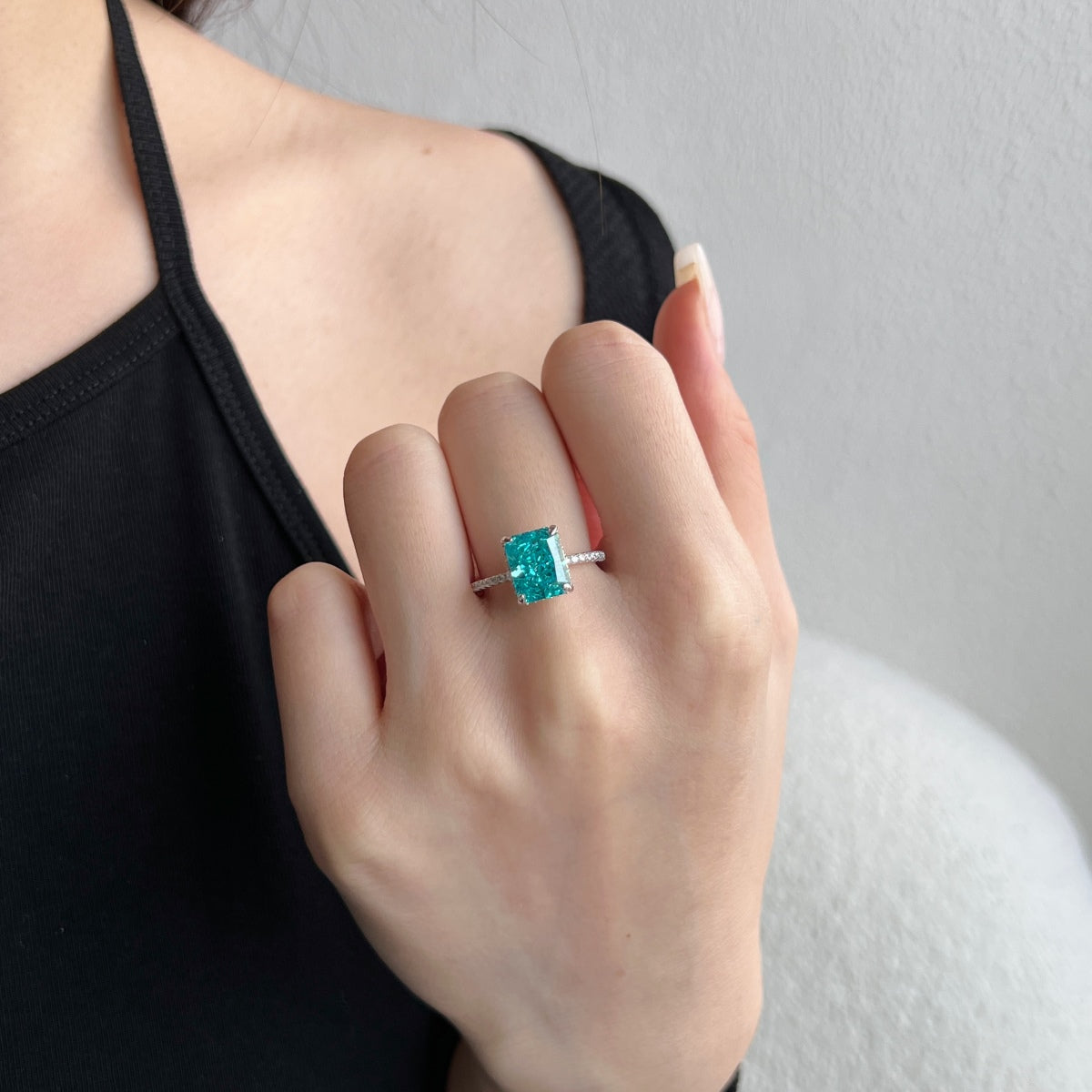 [Goodv]4.0 Carat Luxurious Engagement Ring