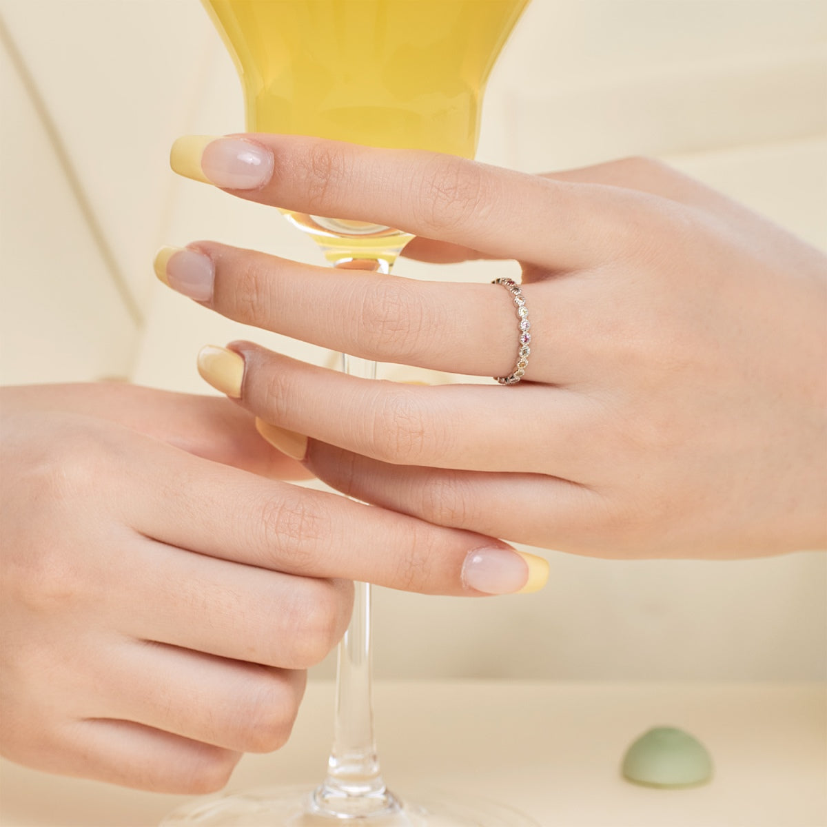 [Goodv]Radiant Sparkling Round Cut Daily Ring
