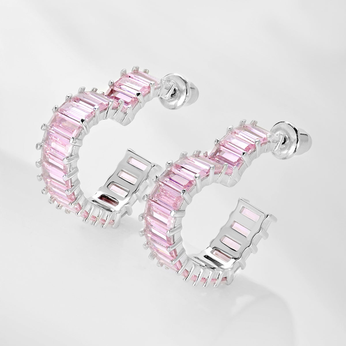[Goodv]Radiant Heart Cutout Earrings