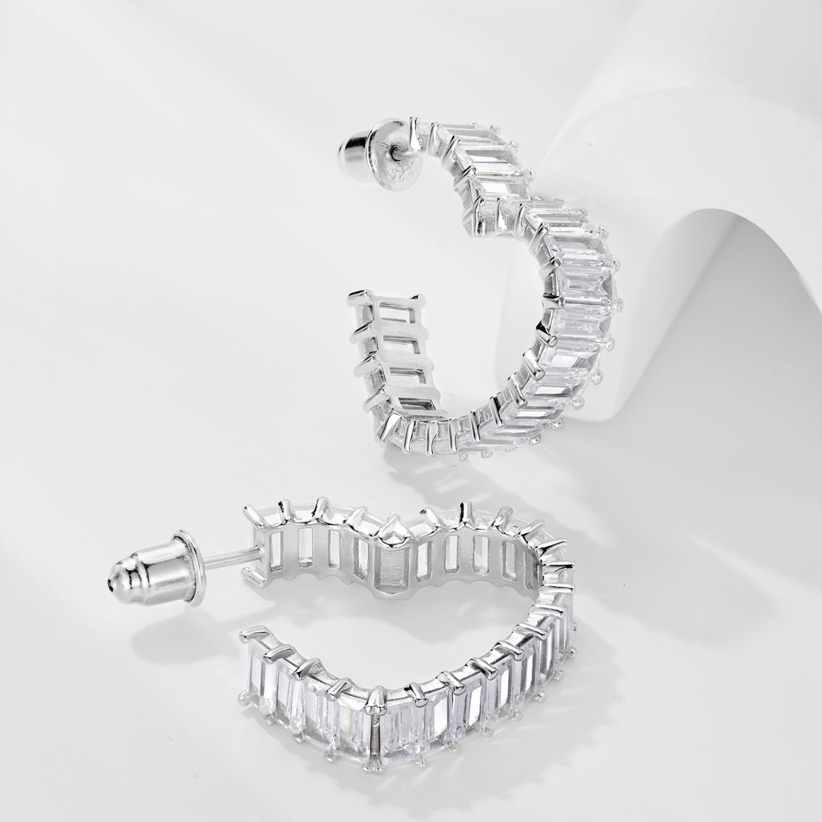 [Goodv]Radiant Heart Cutout Earrings