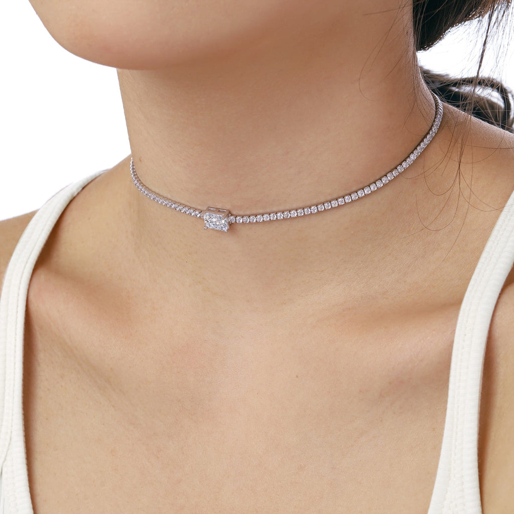 [Goodv]2.0 carat Ornate Emerald Cut Necklace
