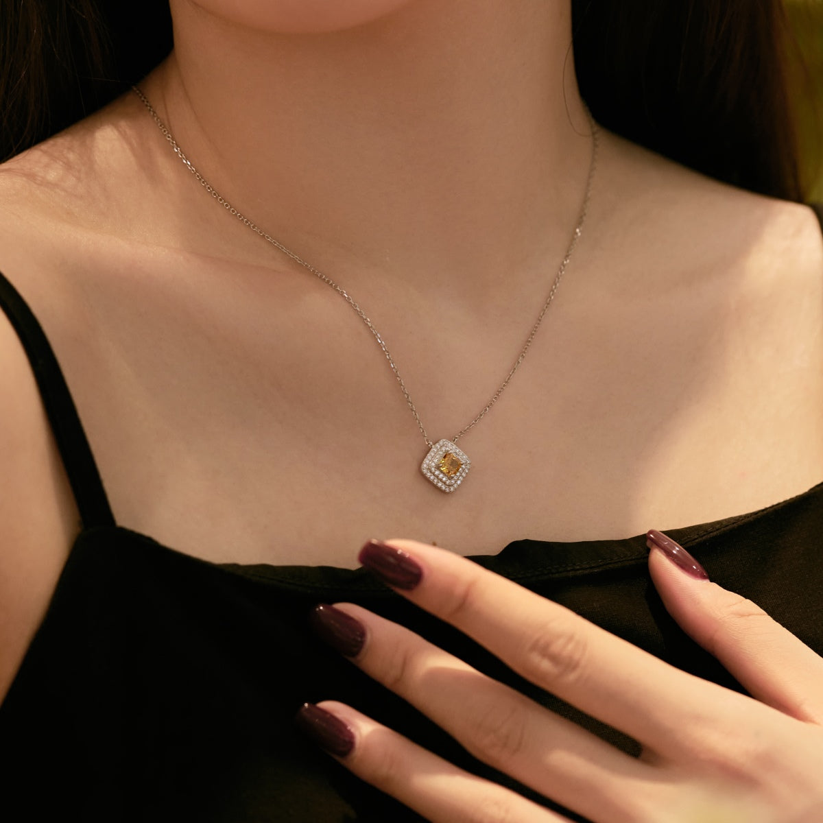 [Goodv]Sparkling Asscher Cut Necklace